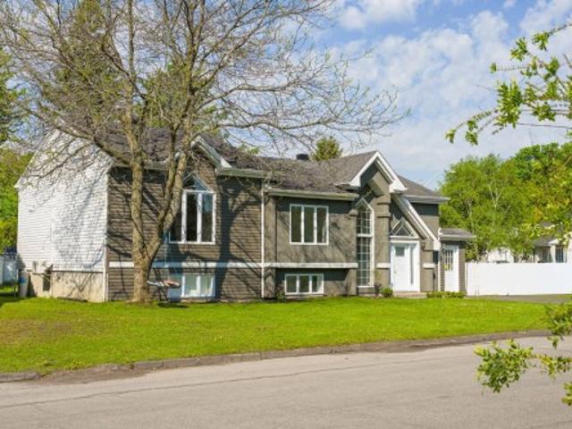 2406 Rue Isaac Jogues, Saint Jérôme, QC, J7Y 4R6 house for sale | Listing ID 21153 | Royal LePage