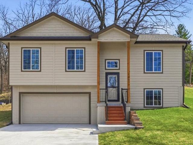 2407 N Broadway St, Council Bluffs, IA 51503