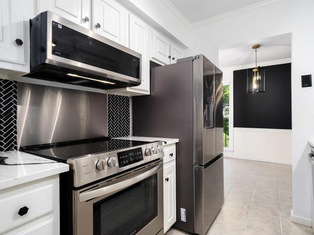2407 Arlington Crescent # D