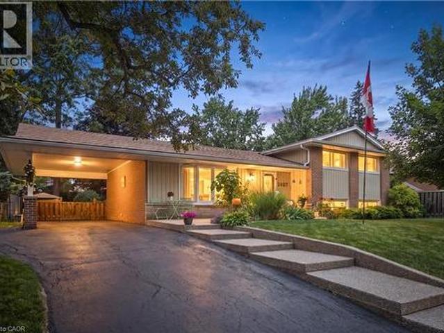2407 St Frances Drive, Burlington, ON, L7P 1V3 house for sale | Listing ID 40853 | Royal LePage