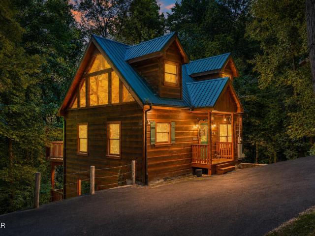 2408 Balsam Circle