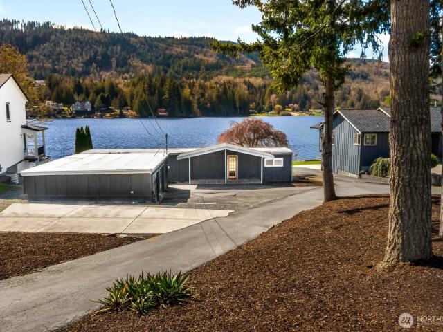 24094 N West View Road
