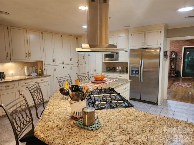 2409 Griffith Road
