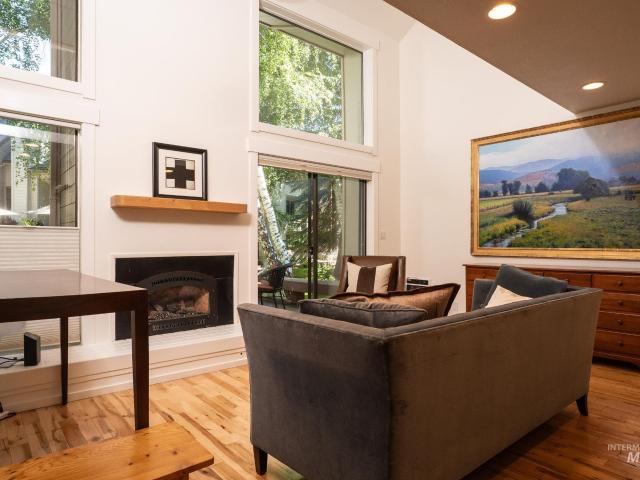 2409 Indian Springs Condo Dr