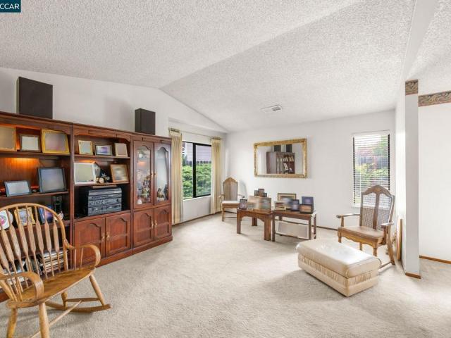 2409 Lighthouse Ct