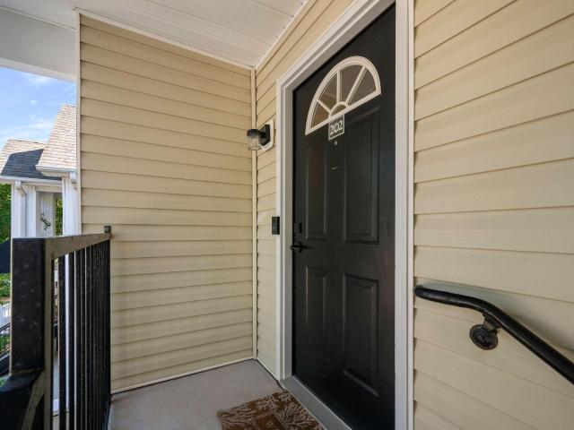 2400 Huntscroft Ln, Unit 202, Raleigh, NC 27617 | MLS #10160