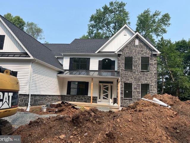 2400 Horseshoe Trail