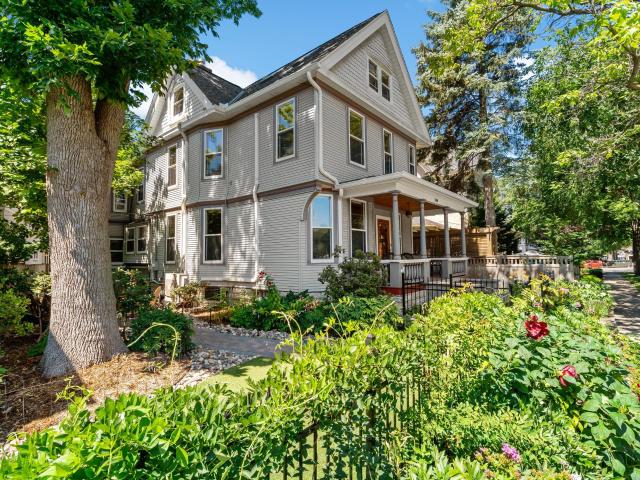 2400 Irving Avenue S