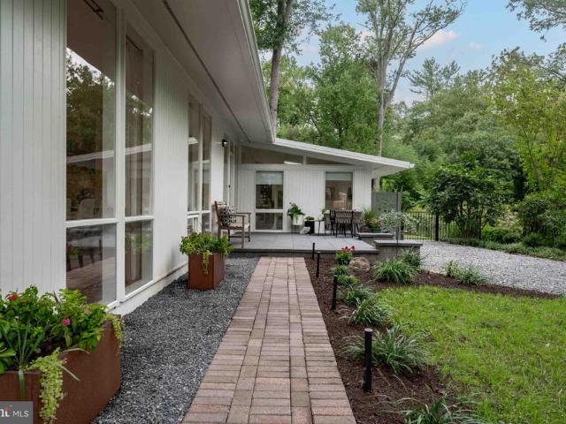 2400 Sherwood Hall Lane