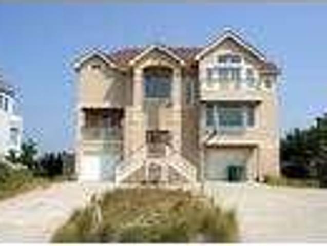 $2400 / 3br 1800ftÂ² OCEAN STAR Oceanfront Corolla Bedrooms: 3 Baths: 3