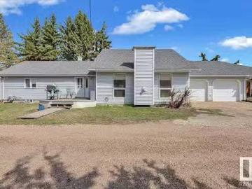 24019 Twp Road 570, Rural Sturgeon County, AB, T0A 0K0 house.