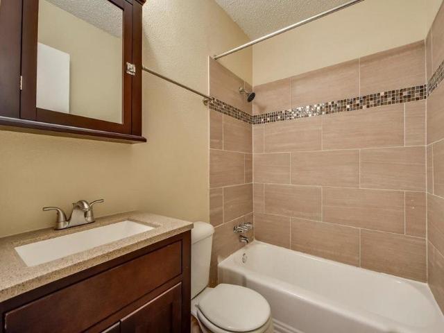 2401 Manor Rd # 119