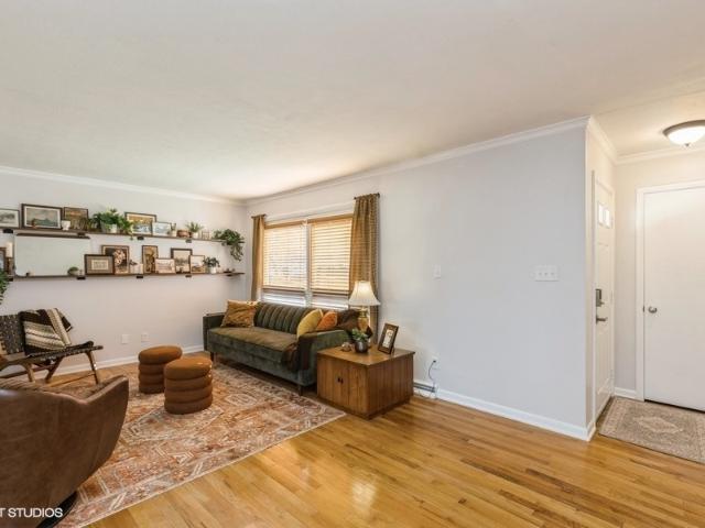 2401 Meadow Lane