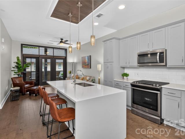 2401 Euclid Avenue # 206