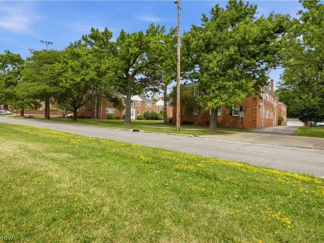 2401 Euclid Heights Boulevard