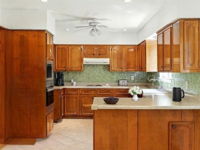 2401 Homedale Cir