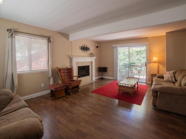 24025 N Oxbow