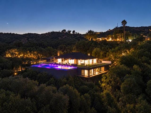 2402 Carman Crest Drive