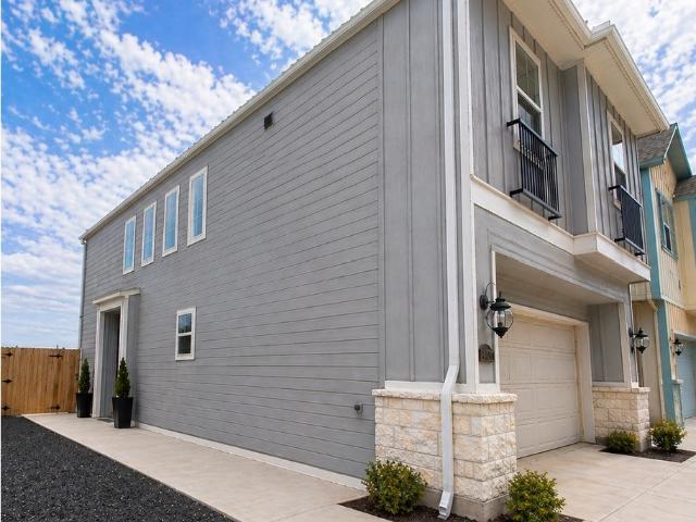 2403 Bay Breeze Dr, Kemah, TX 77565 | MLS #38346