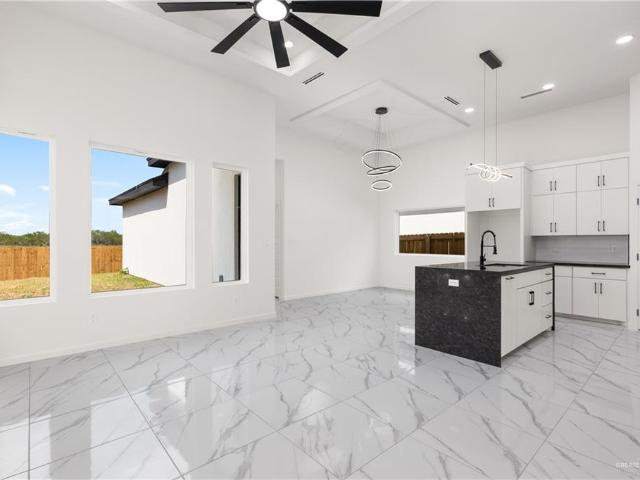 2403 E Tamarindo Street