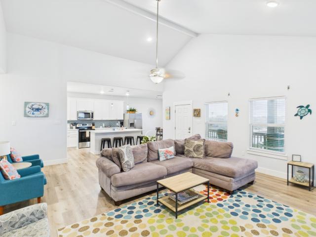 2403 S Bronte St, Rockport, TX 78382 | MLS #82240