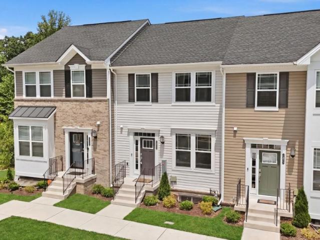 2403 Woodlands Road