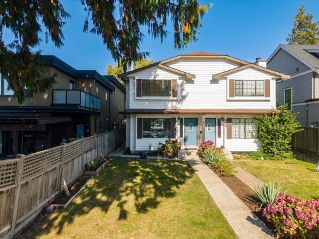 240 18Th Street E, North Vancouver, BC, V7L 2X6 Luxury Duplex for sale | Listing ID R3173 | Royal LePage Carriage Trade Luxury Properties