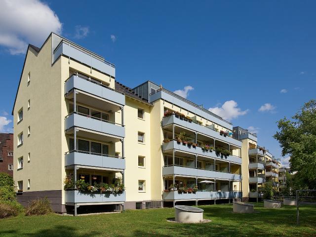 240 225 Traumhafte 3 Zimmer Wohnung in ruhiger Stichstraße mit großzügiger Dachterrasse