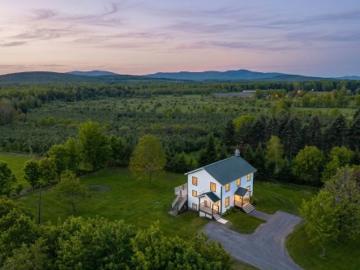 240 Ch. De Brome, Lac Brome, QC, J0E 1S0 Luxury House for sale | Listing ID 11694 | Royal LePage Carriage Trade Luxury Properties
