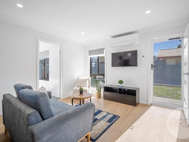 2/40 Cullen Road, Wagga Wagga NSW 2650 Fully Furnished and Utilities Included!