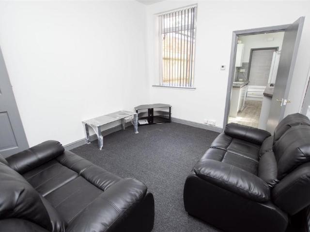 240 Dawlish Road, Stirchley, B29 7AT, United Kingdom | 4 bed house for rent #136035634 | Rentberry