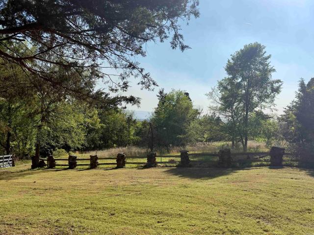 240 Dexter Ln