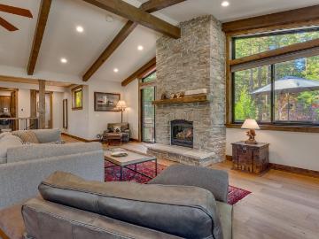 240 Eastview Drive, Tahoe City, US, CA