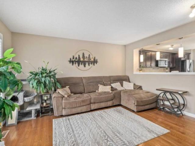 240 Elgin Meadows Gardens Se, Calgary, AB, T2Z 0M4 house for sale | Listing ID A2350 | Royal LePage