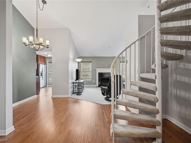 240 Fox Hollow Dr. 403