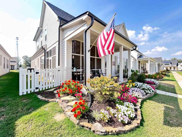 240 freedom ln