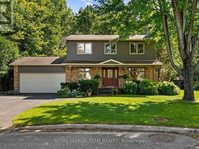240 Hoylake Crescent, Ottawa, ON, K1E 2M8 house for sale | Listing ID X13690 | Royal LePage