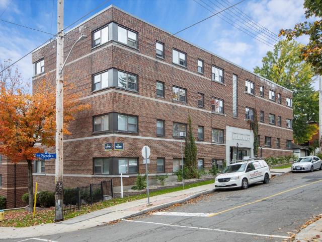 240 Osgoode Street 3 Ottawa, ON K1N6S9