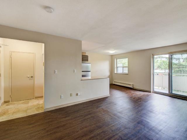 240 Lake Promenade 1 Bedroom Apartment for Rent at 240 Lake Promenade, Toronto, ON M8W 1B2 Long Branch