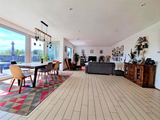 240 m²
