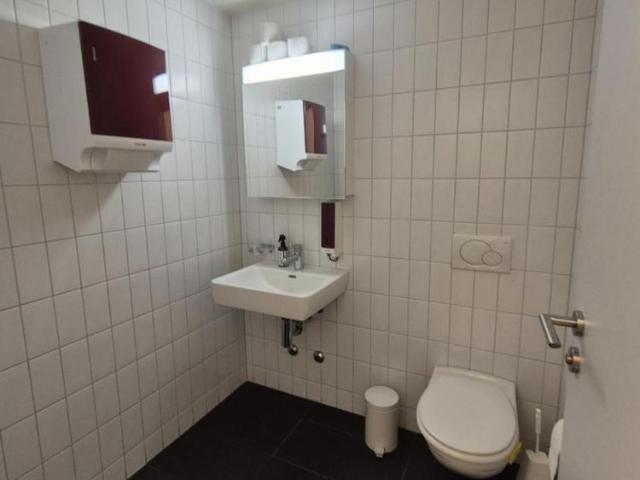 240 m²