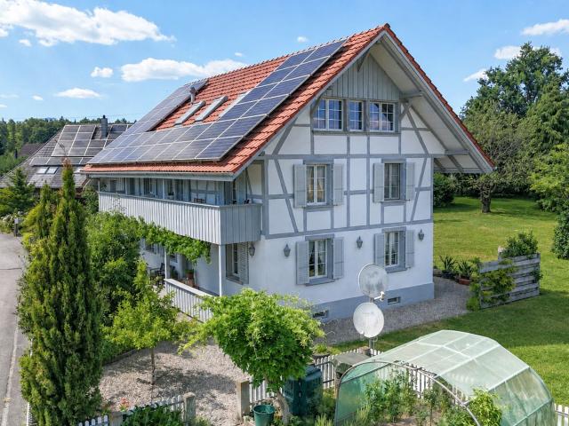 240 m² voller Möglichkeiten grosszügiges Familienhaus mit Garten