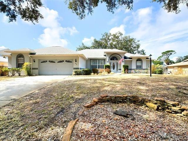 240 N Country Club Dr, Crystal River, FL 34429
