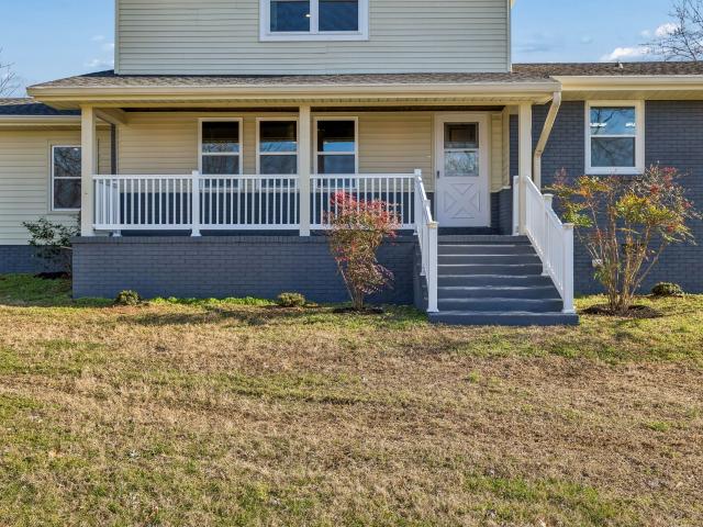 240 NW Clearview Dr