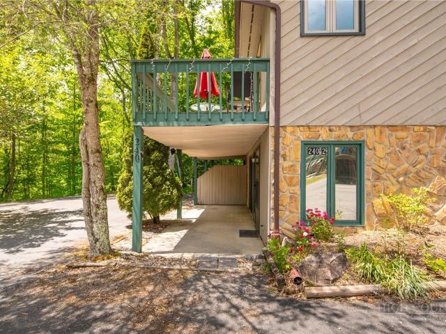 240 South Slope Road 2