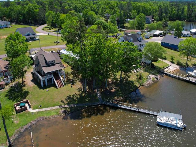 240 Saluda Waters Point