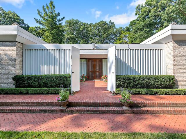 240 Shore Acres Circle, Lake Bluff, US, IL