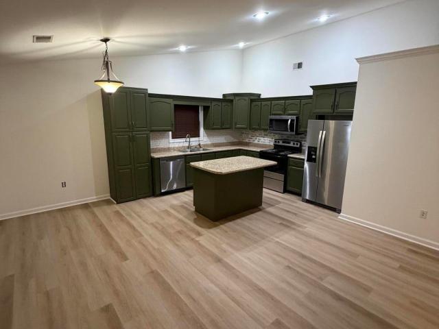 240 Wilshire Way