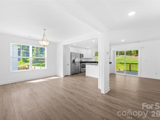 240 Valleybrook Lane