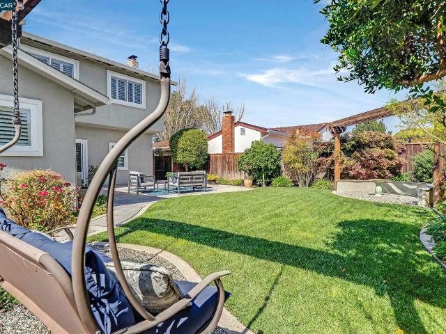 2415 Crestline Rd